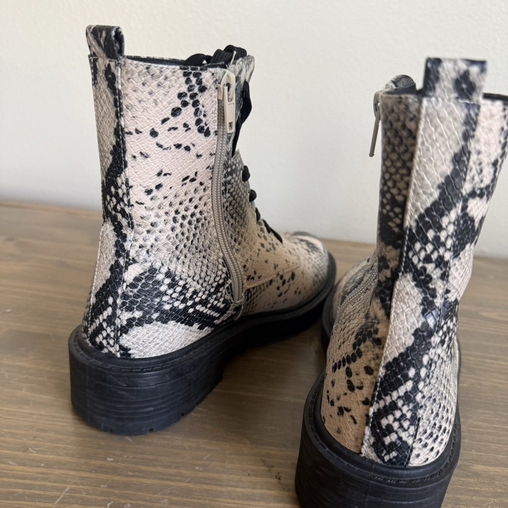 Madden Girl Womens 8M Aleena Faux Snakeskin Lug Sole Lace Up Combat Boots - Picture 5 of 9
